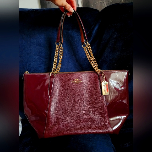 Coach purse, purple/ eggplant colour - Picture 1 of 2